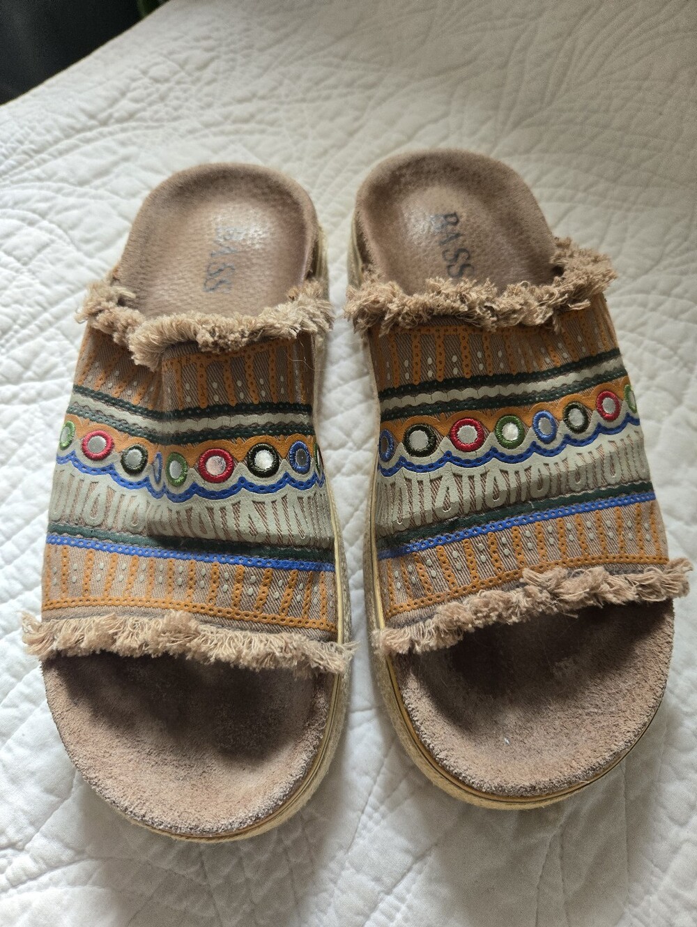 Bass Maria Boho Embroidered Slide Sandals in Tan with Multicolor Accents 7.5 M